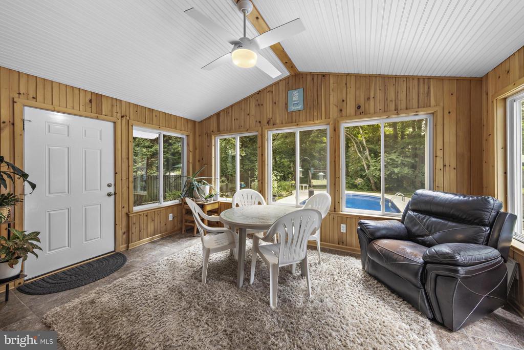 4 PINE OAK DRIVE