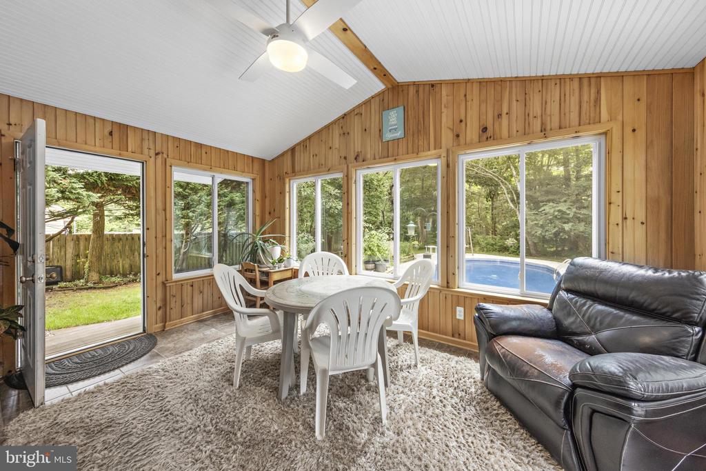4 PINE OAK DRIVE