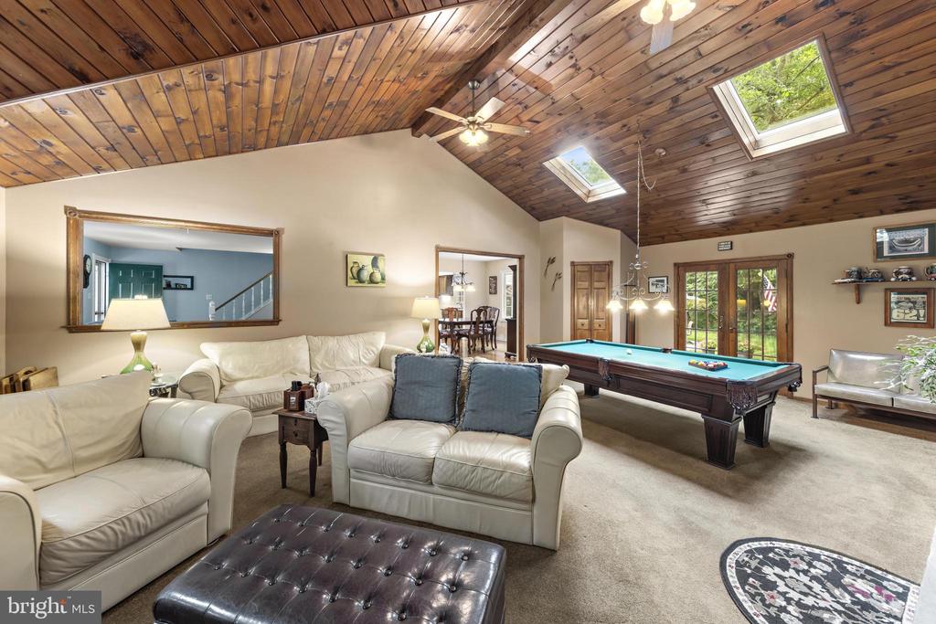 4 PINE OAK DRIVE