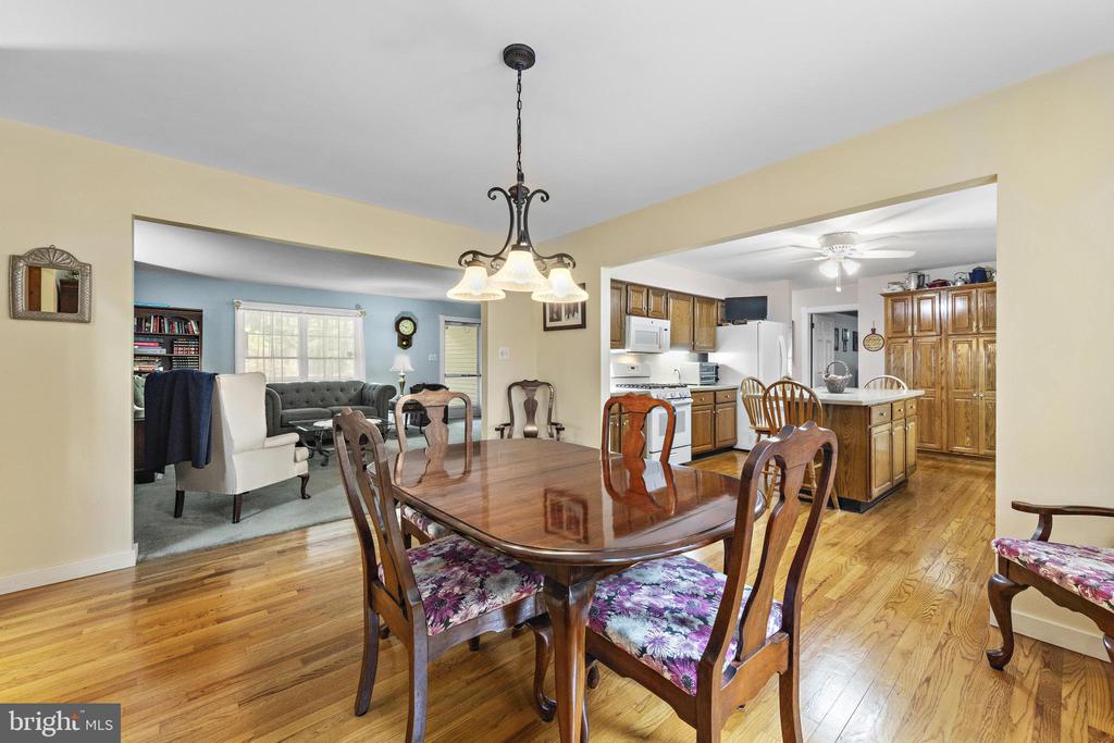 4 PINE OAK DRIVE