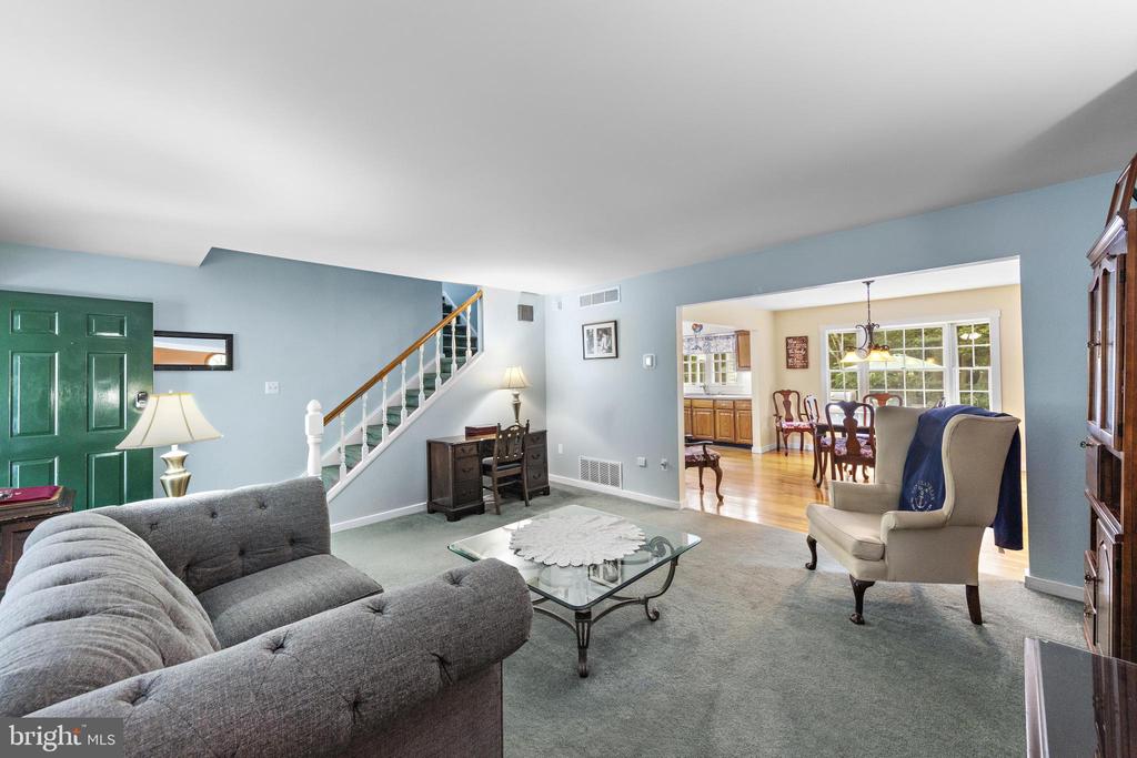 4 PINE OAK DRIVE