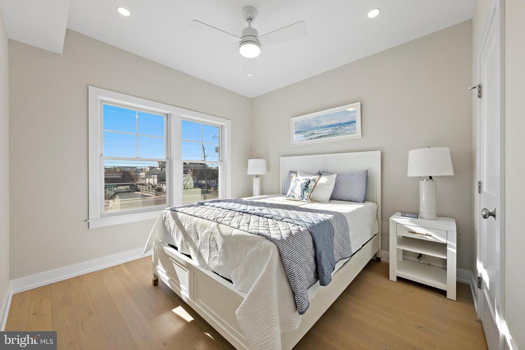 2600 LONG BEACH BOULEVARD Unit: 20