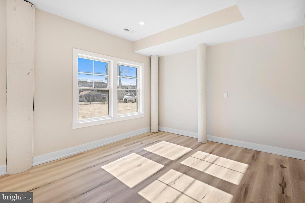 2600 LONG BEACH BOULEVARD Unit: 20