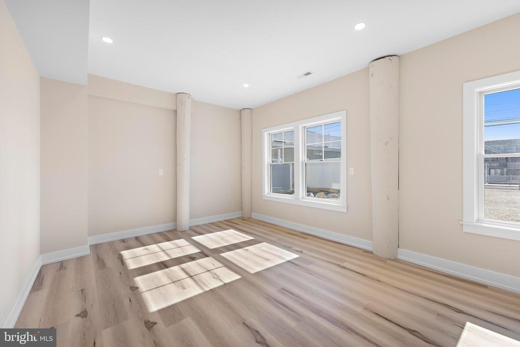 2600 LONG BEACH BOULEVARD Unit: 20