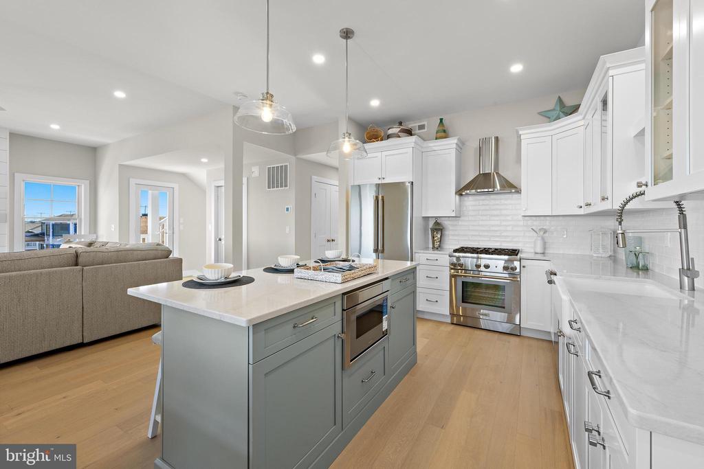 2600 LONG BEACH BOULEVARD Unit: 20