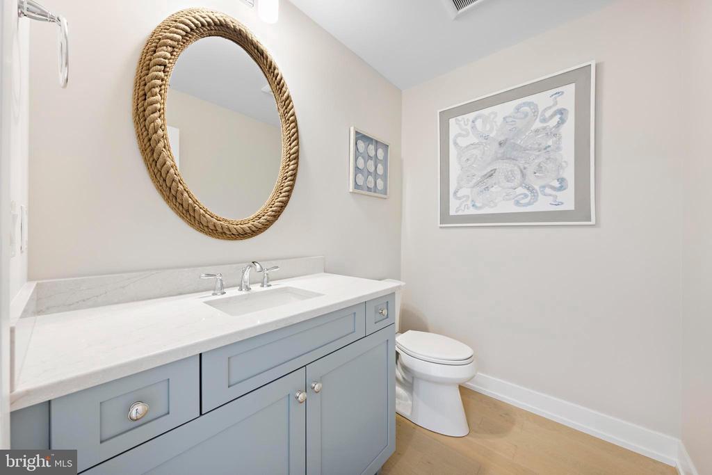 2600 LONG BEACH BOULEVARD Unit: 20