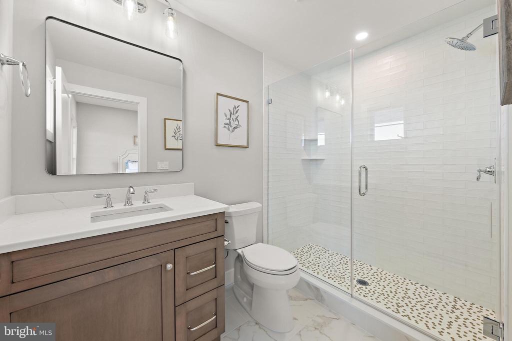 2600 LONG BEACH BOULEVARD Unit: 20