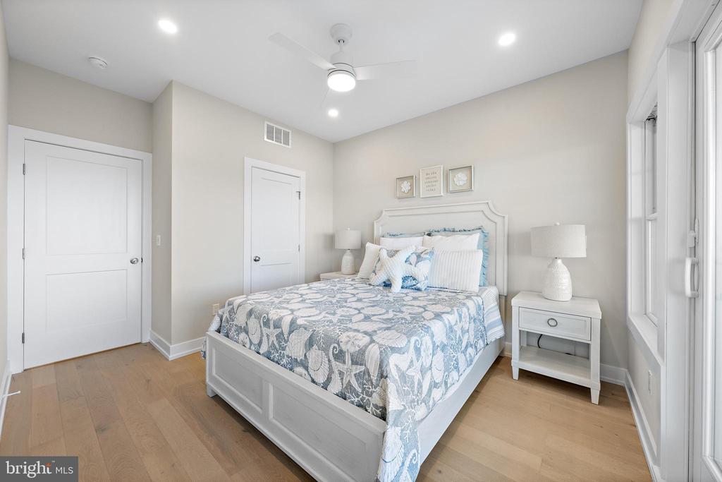2600 LONG BEACH BOULEVARD Unit: 20