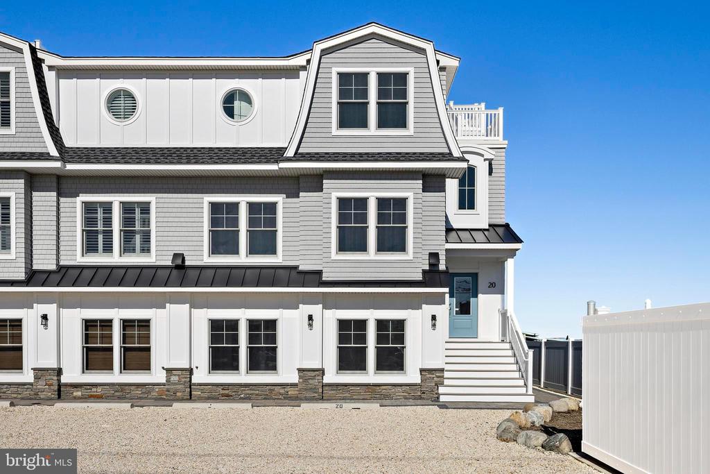 2600 LONG BEACH BOULEVARD Unit: 20