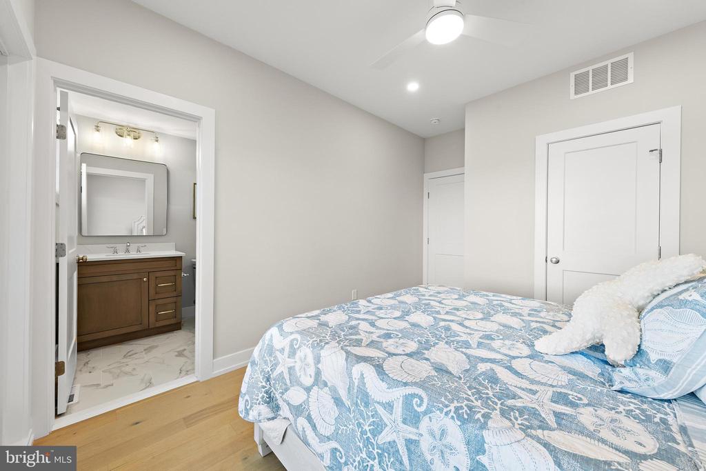 2600 LONG BEACH BOULEVARD Unit: 20