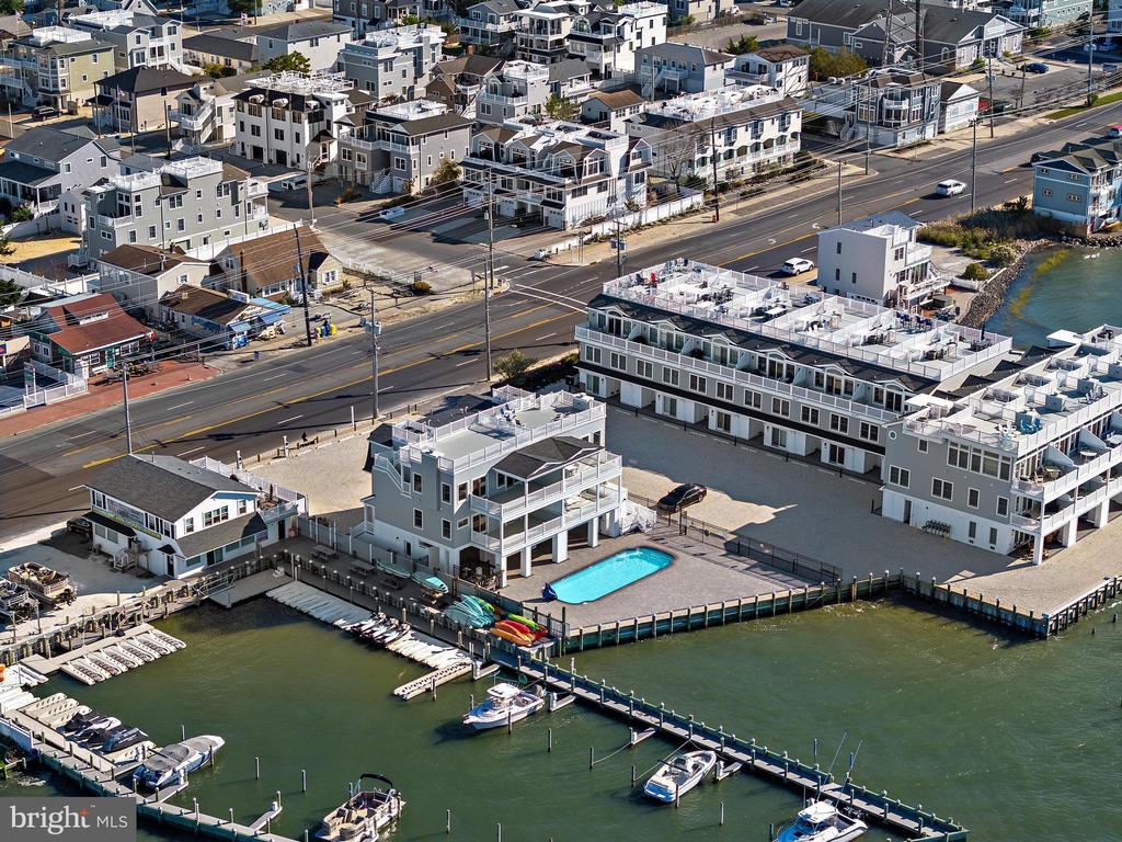 2600 LONG BEACH BOULEVARD Unit: 20
