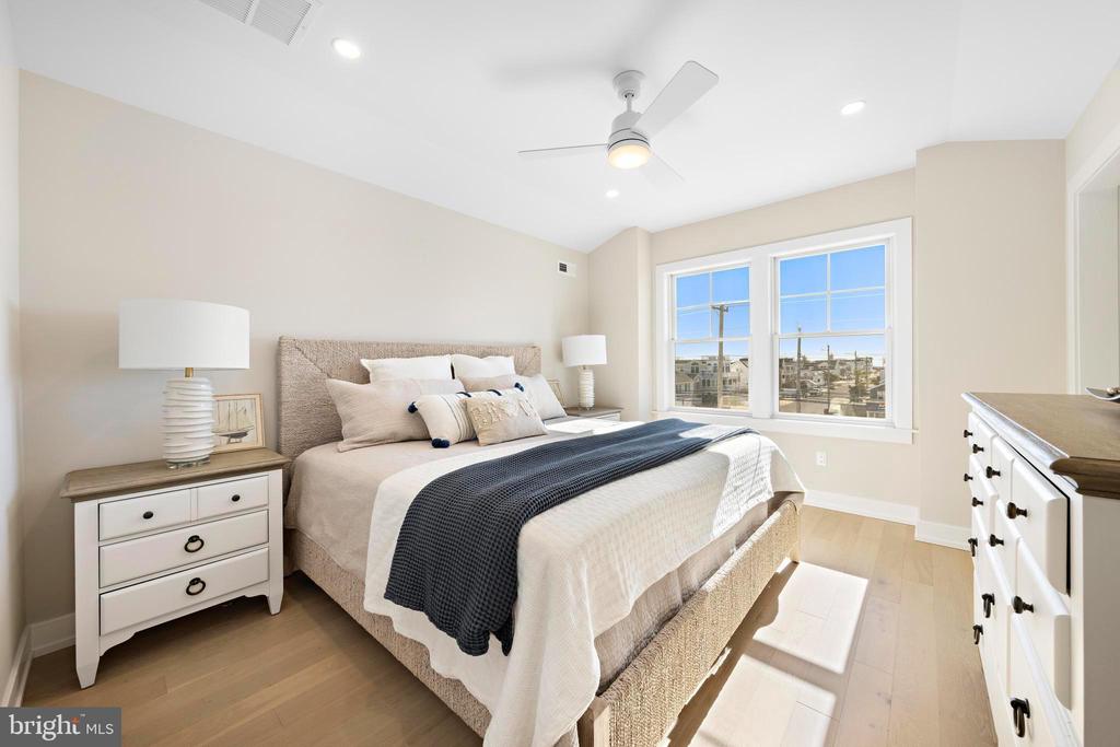 2600 LONG BEACH BOULEVARD Unit: 20