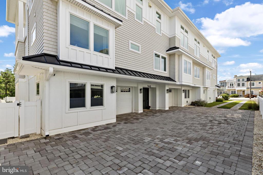 2 E 28TH STREET Unit: B