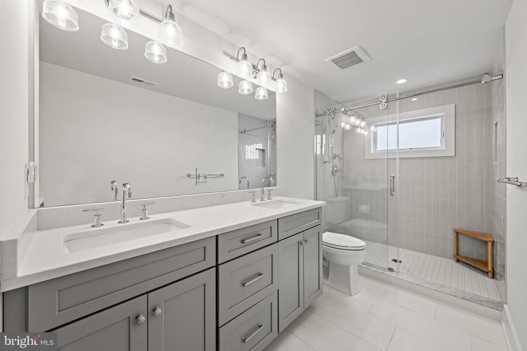 2 E 28TH STREET Unit: B