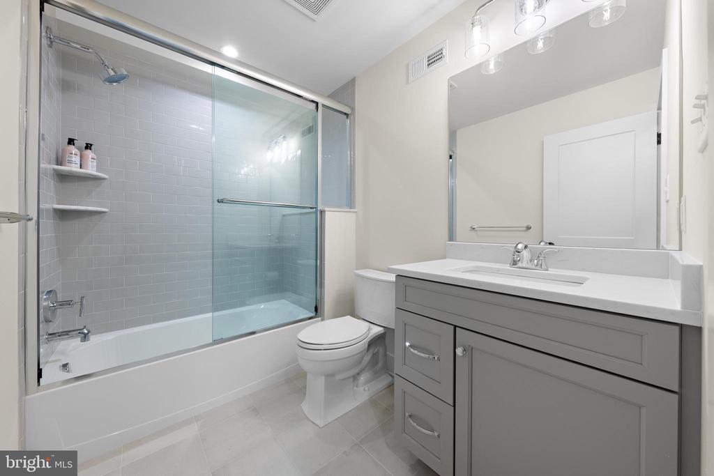 2 E 28TH STREET Unit: B