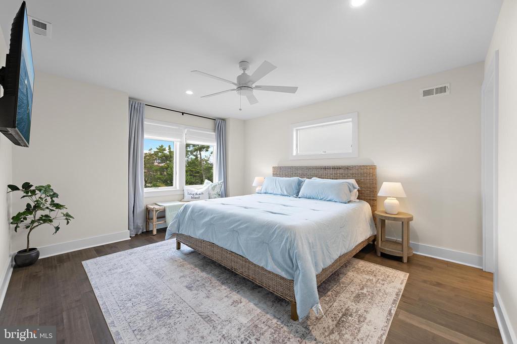 2 E 28TH STREET Unit: B