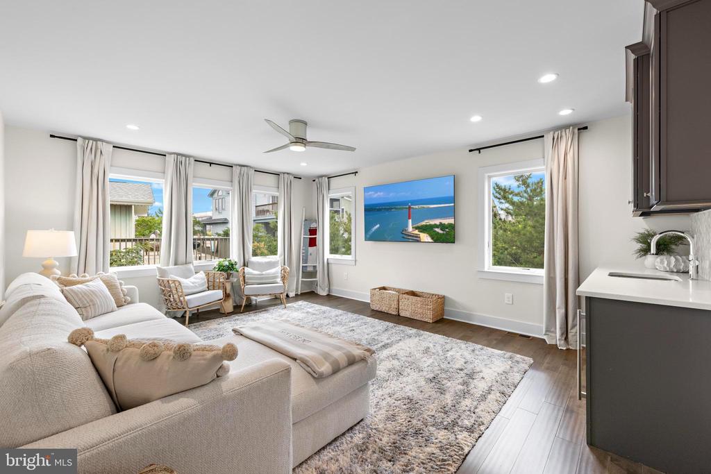 2 E 28TH STREET Unit: B