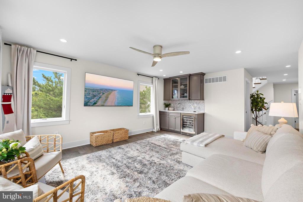 2 E 28TH STREET Unit: B