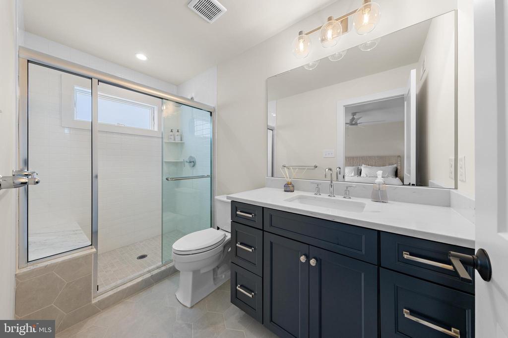 2 E 28TH STREET Unit: B