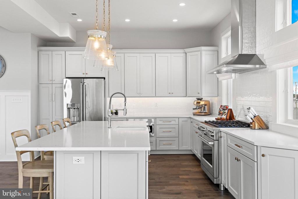 2 E 28TH STREET Unit: B