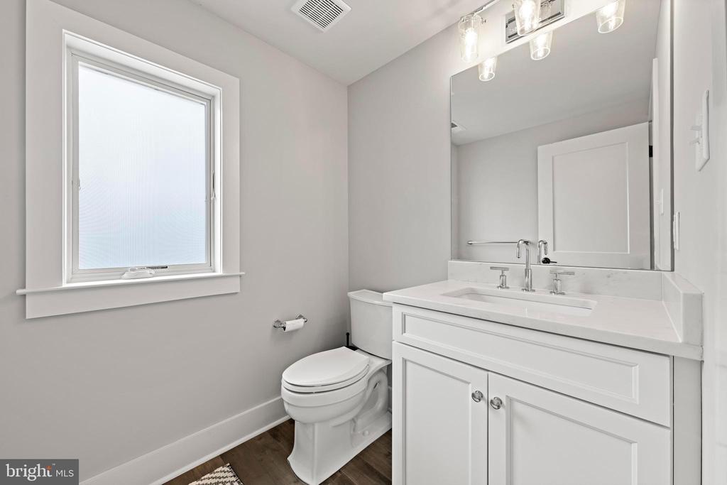 2 E 28TH STREET Unit: B