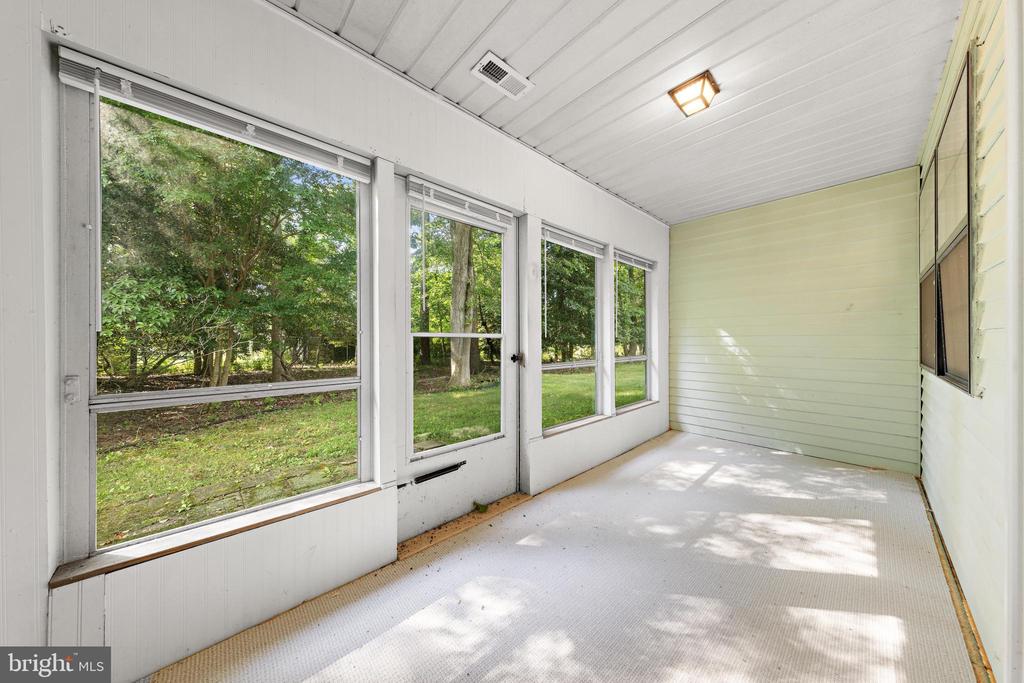 231 LEXINGTON DRIVE