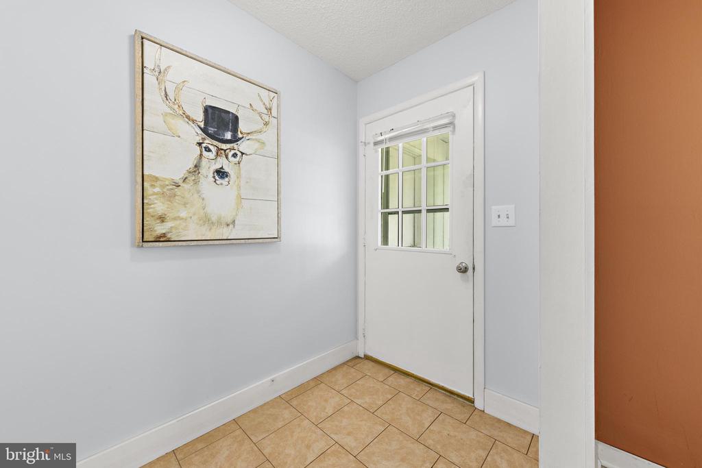231 LEXINGTON DRIVE