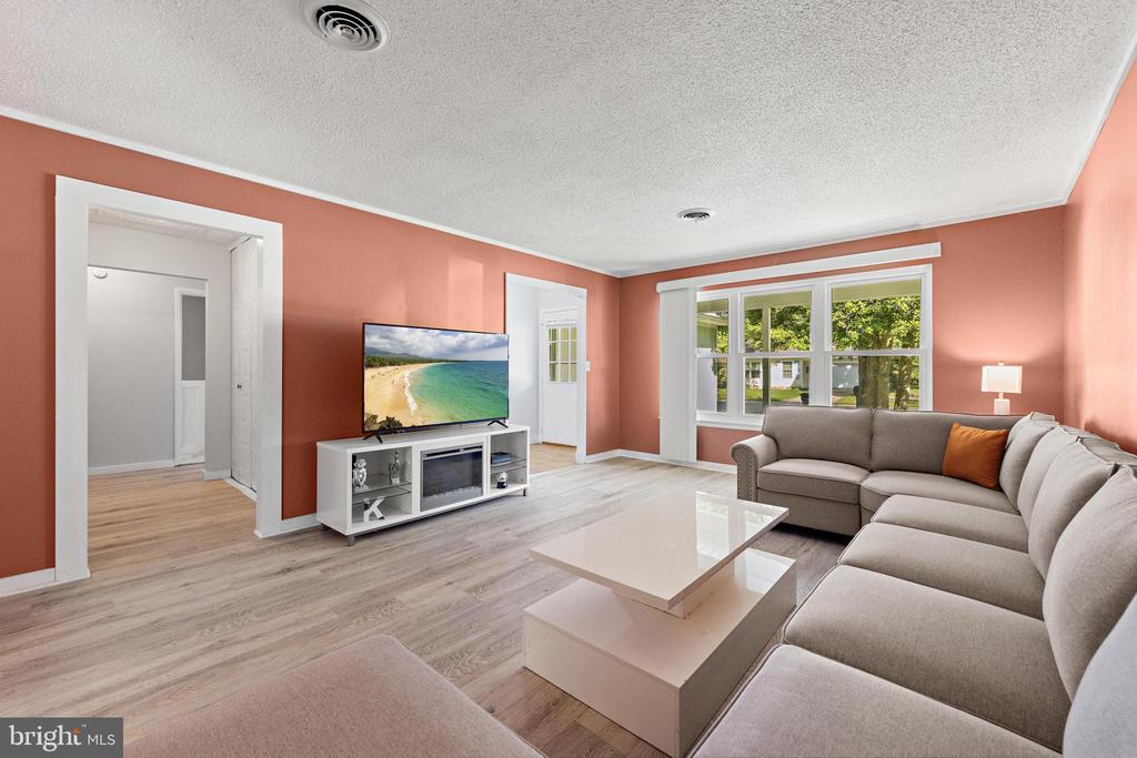 231 LEXINGTON DRIVE