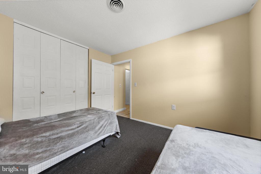 231 LEXINGTON DRIVE