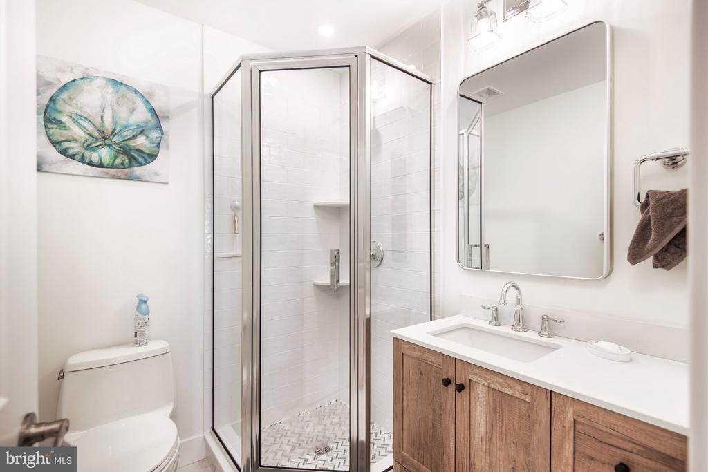 1715 BAY TERRACE Unit: U-B