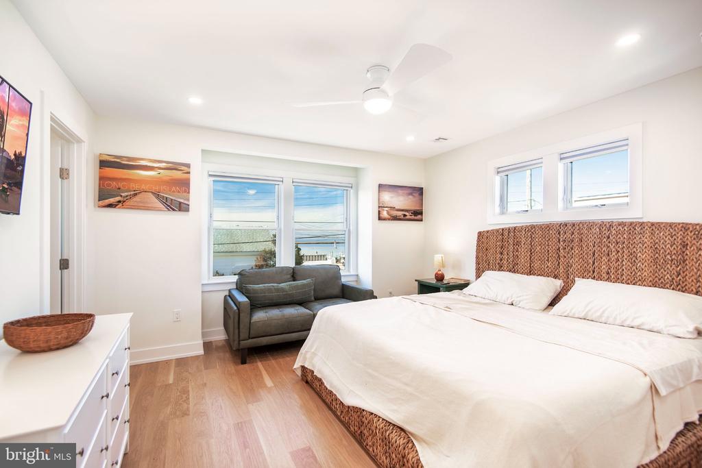 1715 BAY TERRACE Unit: U-B