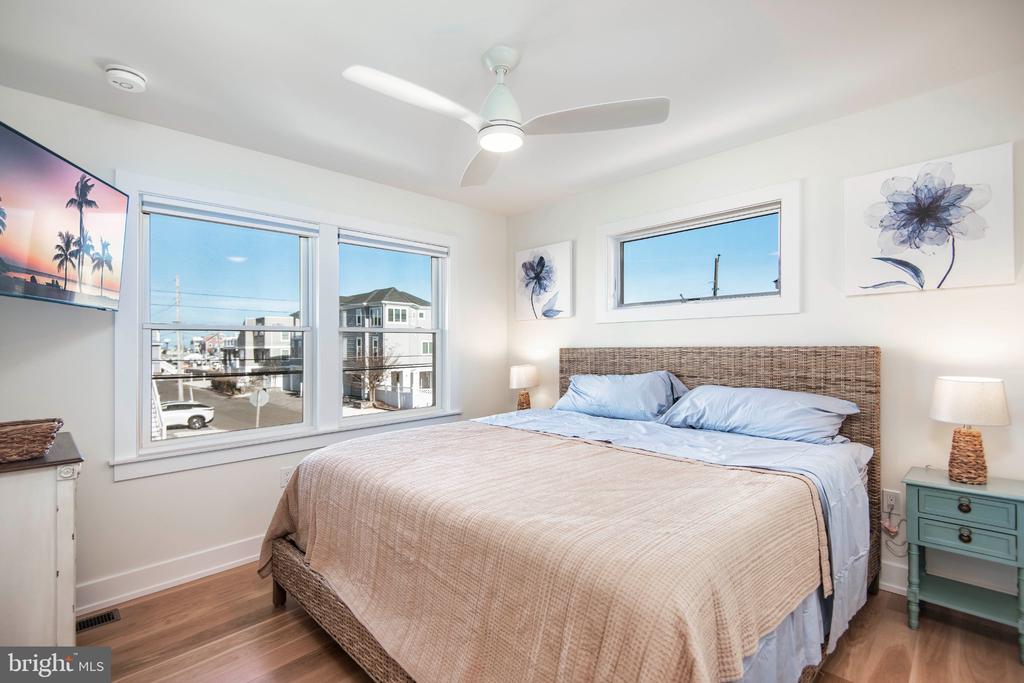 1715 BAY TERRACE Unit: U-B