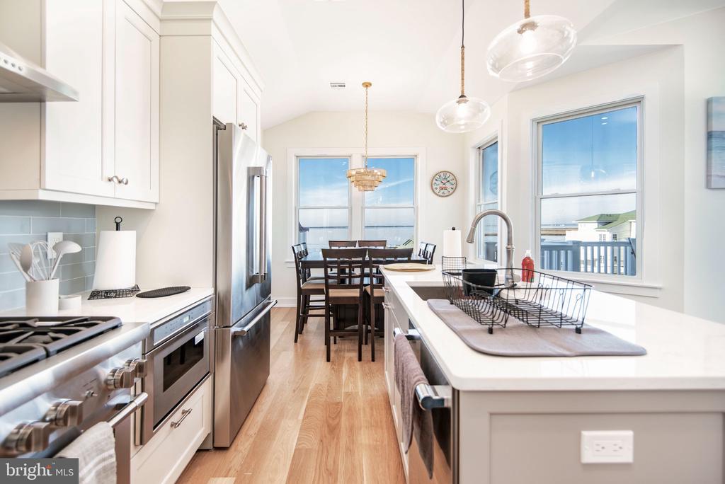 1715 BAY TERRACE Unit: U-B
