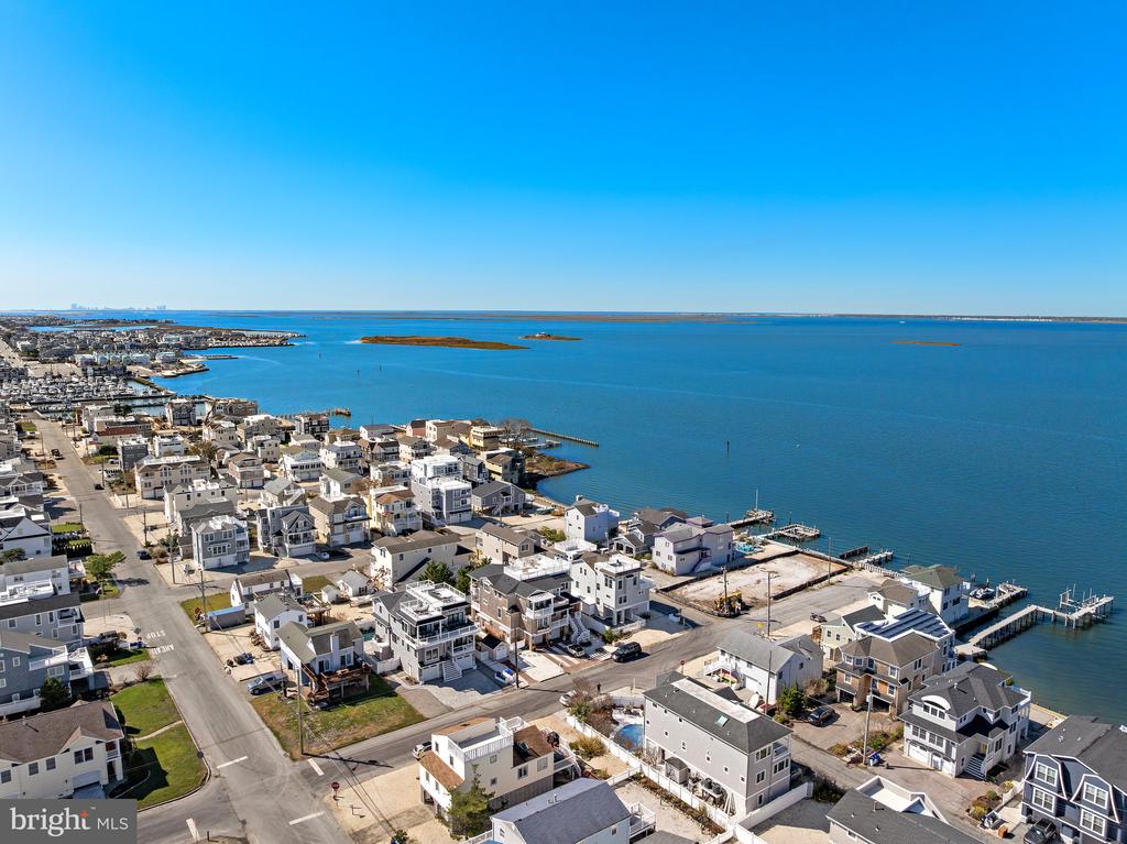 1715 BAY TERRACE Unit: U-B