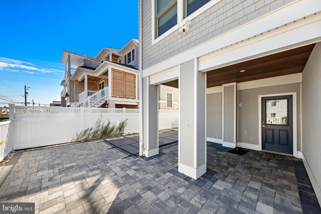 1715 BAY TERRACE Unit: U-B