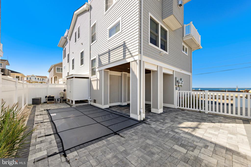 1715 BAY TERRACE Unit: U-B