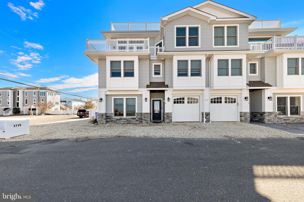 1715 BAY TERRACE Unit: U-B
