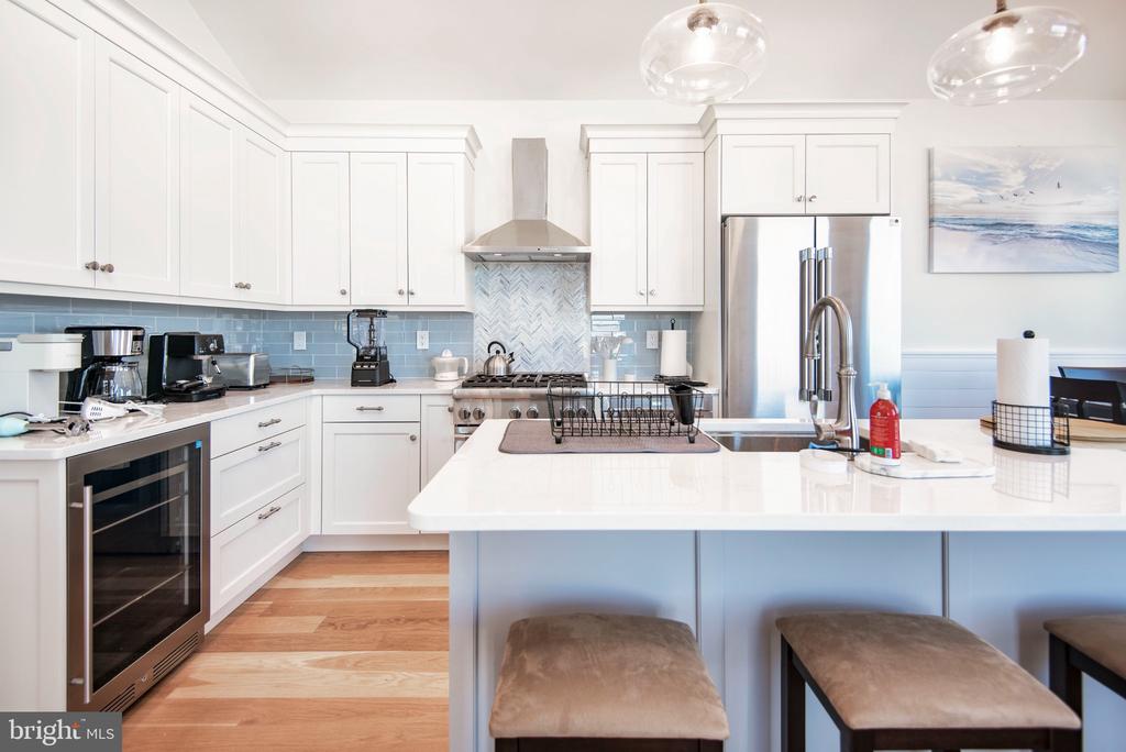 1715 BAY TERRACE Unit: U-B
