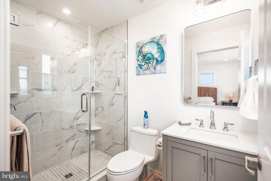 1715 BAY TERRACE Unit: U-B