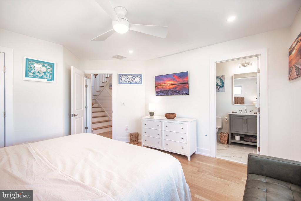 1715 BAY TERRACE Unit: U-B