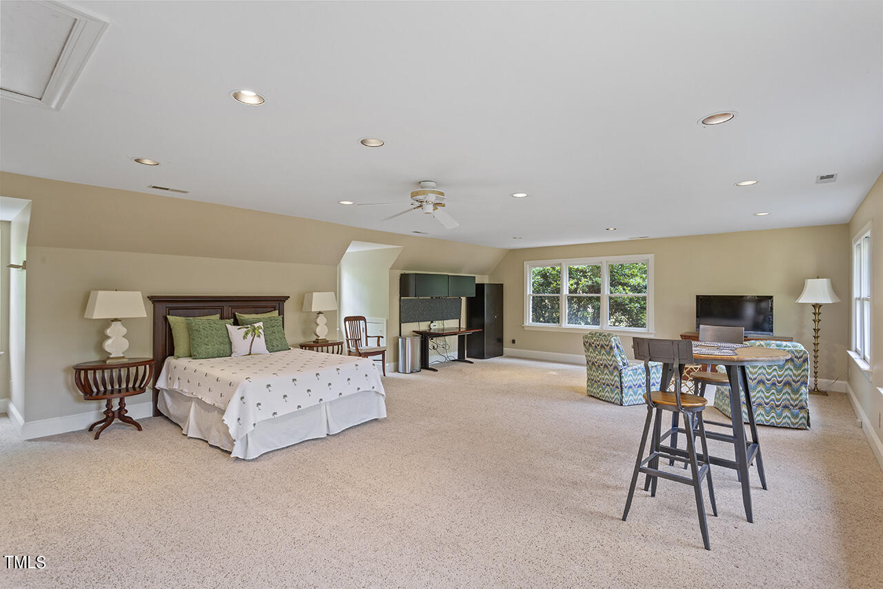 6816 Greywalls Lane