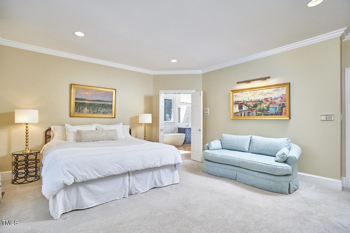 6816 Greywalls Lane
