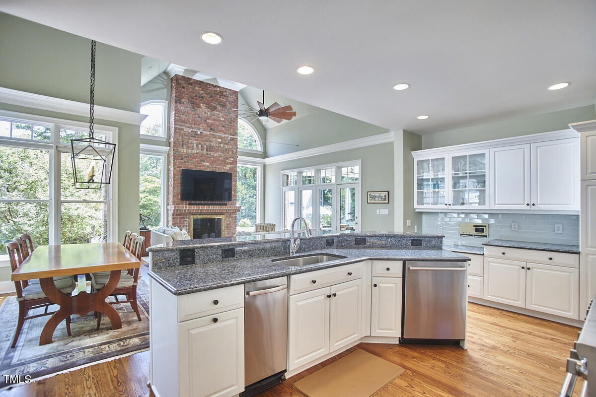 6816 Greywalls Lane