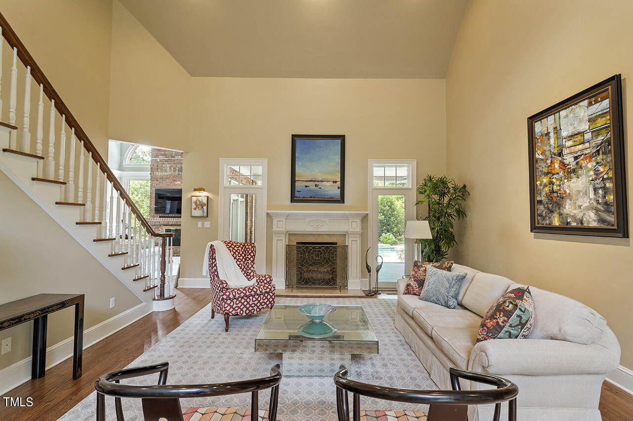 6816 Greywalls Lane