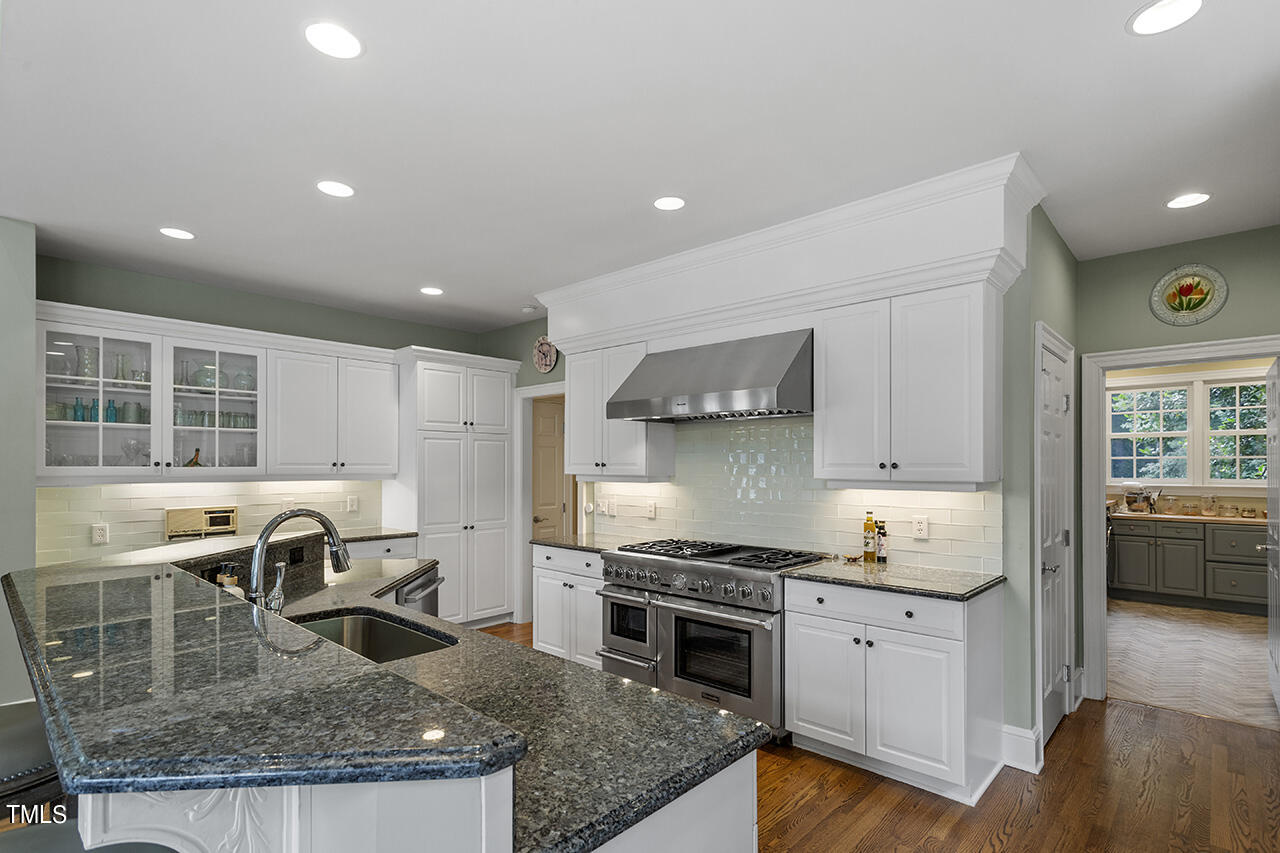 6816 Greywalls Lane
