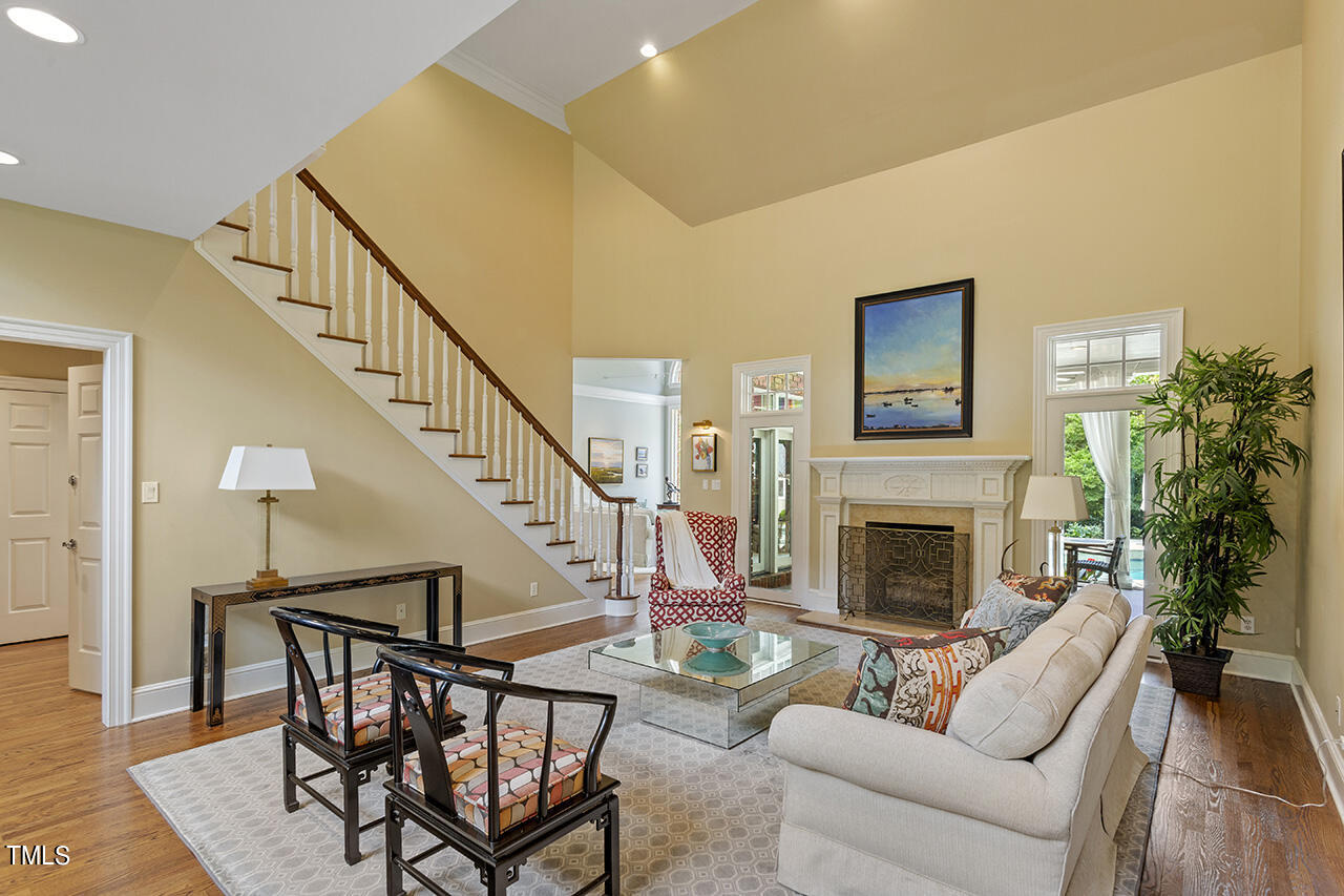 6816 Greywalls Lane