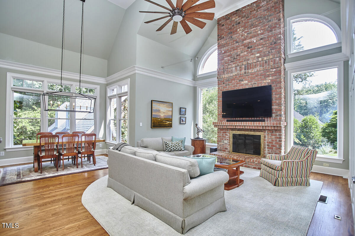 6816 Greywalls Lane