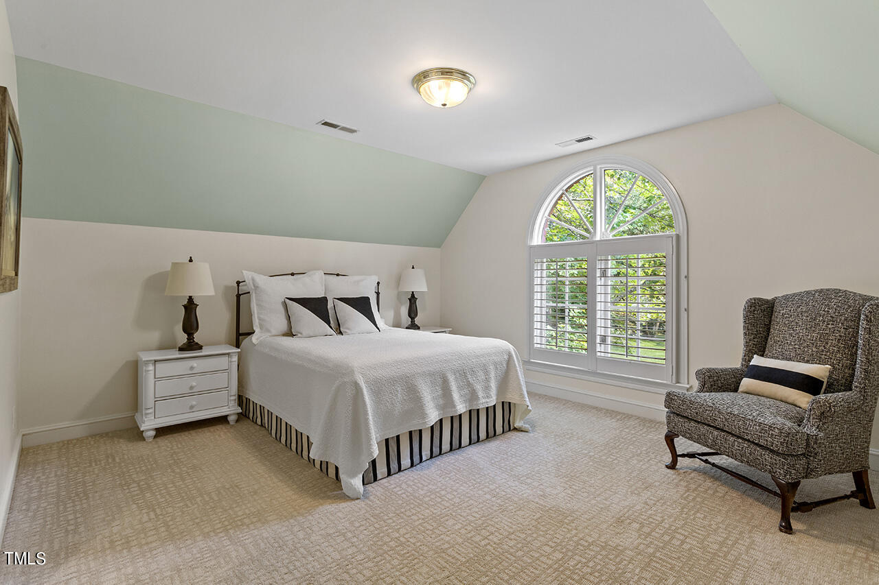 6816 Greywalls Lane