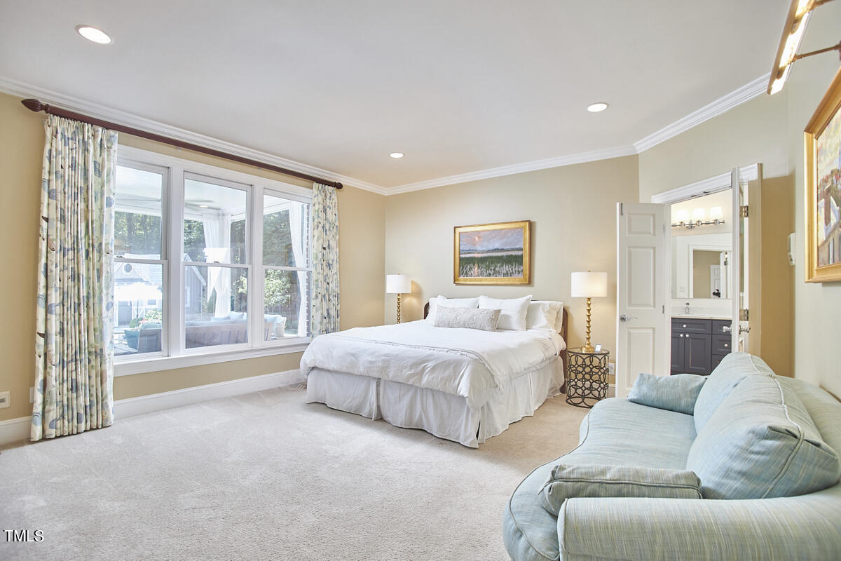 6816 Greywalls Lane