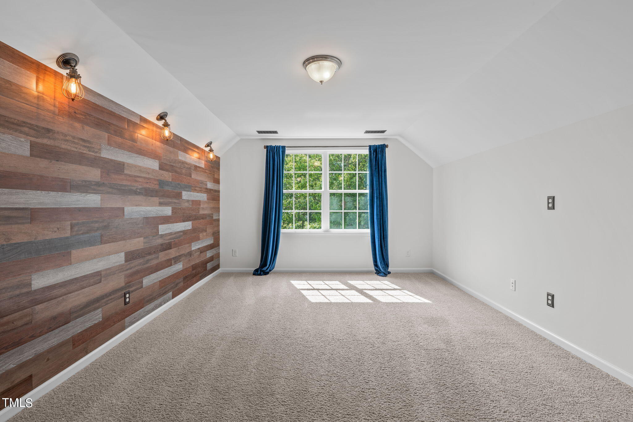 1728 Fairbanks Road
